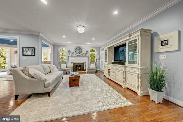 24165 SPRING MEADOW CIR, Aldie, VA 20105