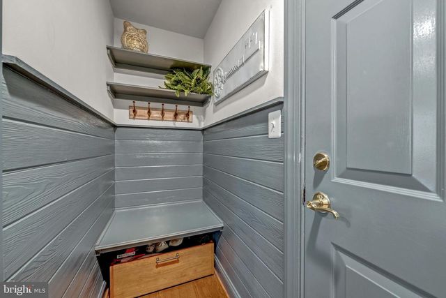 24165 SPRING MEADOW CIR, Aldie, VA 20105