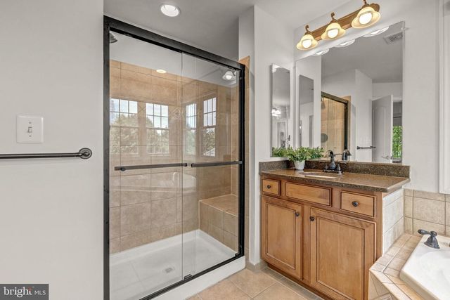 24165 SPRING MEADOW CIR, Aldie, VA 20105