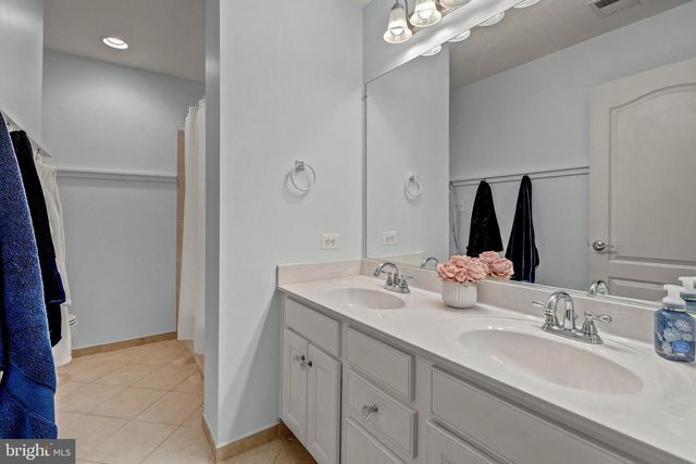 24165 SPRING MEADOW CIR, Aldie, VA 20105