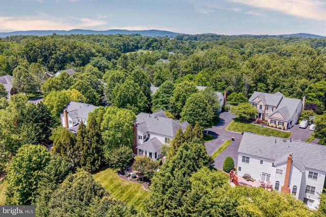 24165 SPRING MEADOW CIR, Aldie, VA 20105