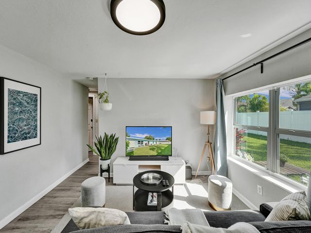 719 SW 2nd Court, Delray Beach, FL 33444