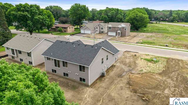 2257 Fairbanks Drive, North Mankato, MN 56003