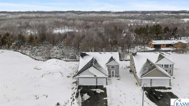 2257 Fairbanks Drive, North Mankato, MN 56003