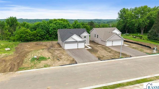 2257 Fairbanks Drive, North Mankato, MN 56003