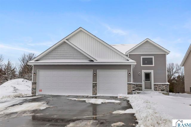 2257 Fairbanks Drive, North Mankato, MN 56003