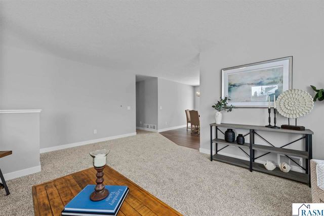 2257 Fairbanks Drive, North Mankato, MN 56003