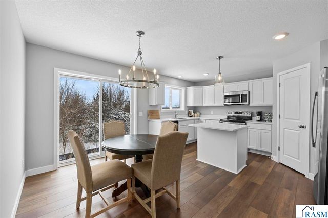 2257 Fairbanks Drive, North Mankato, MN 56003