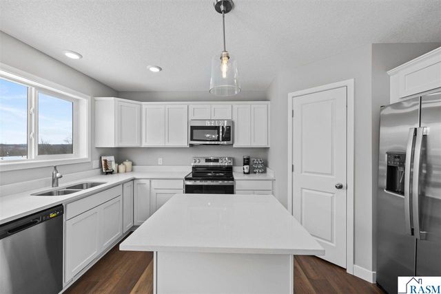 2257 Fairbanks Drive, North Mankato, MN 56003