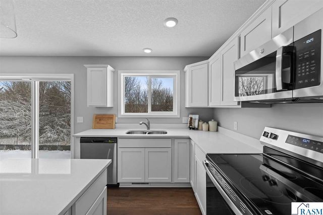 2257 Fairbanks Drive, North Mankato, MN 56003