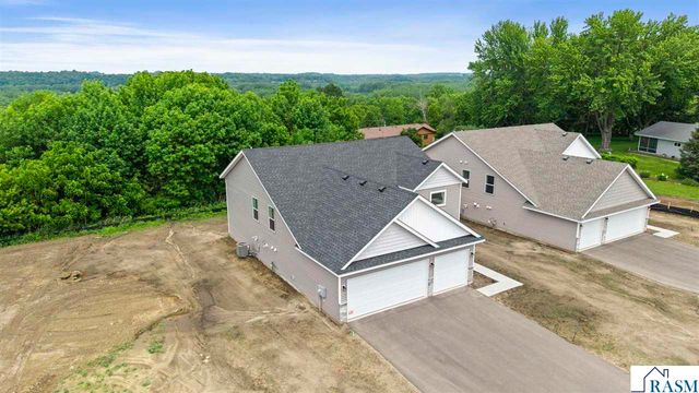 2257 Fairbanks Drive, North Mankato, MN 56003
