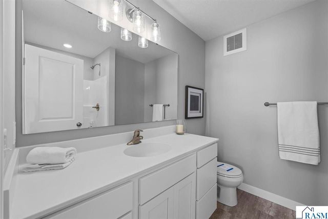 2257 Fairbanks Drive, North Mankato, MN 56003