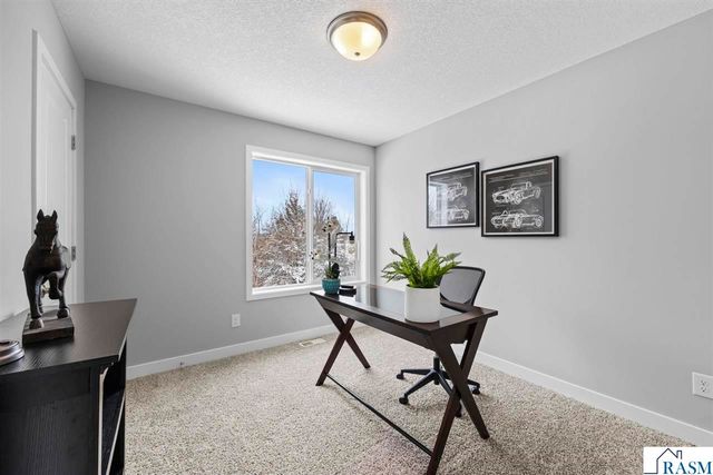 2257 Fairbanks Drive, North Mankato, MN 56003