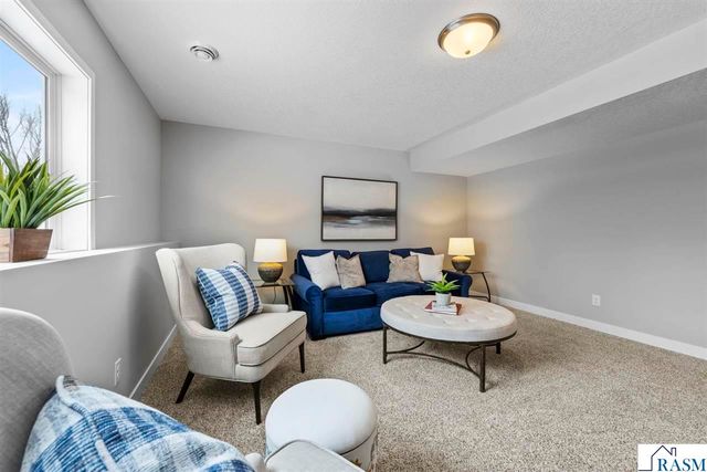 2257 Fairbanks Drive, North Mankato, MN 56003