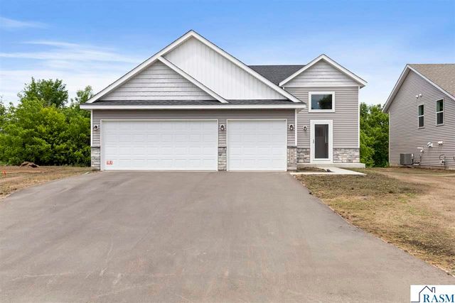 2257 Fairbanks Drive, North Mankato, MN 56003