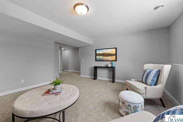 2257 Fairbanks Drive, North Mankato, MN 56003