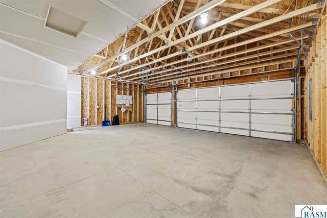 2257 Fairbanks Drive, North Mankato, MN 56003