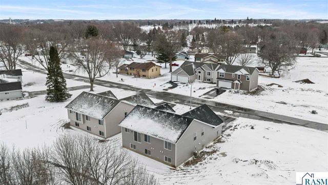 2257 Fairbanks Drive, North Mankato, MN 56003