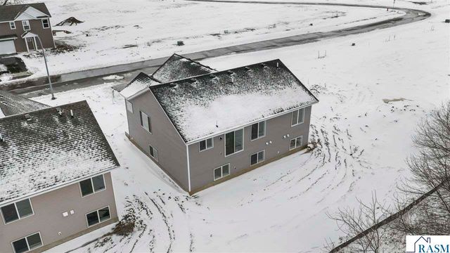 2257 Fairbanks Drive, North Mankato, MN 56003