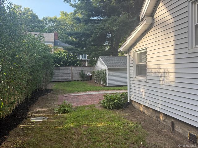 24 8th Avenue, Sea Cliff, NY 11579