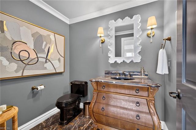 1040 Bobolink DR, Virginia Beach, VA 23451