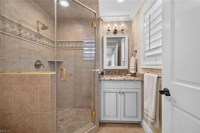 1040 Bobolink DR, Virginia Beach, VA 23451