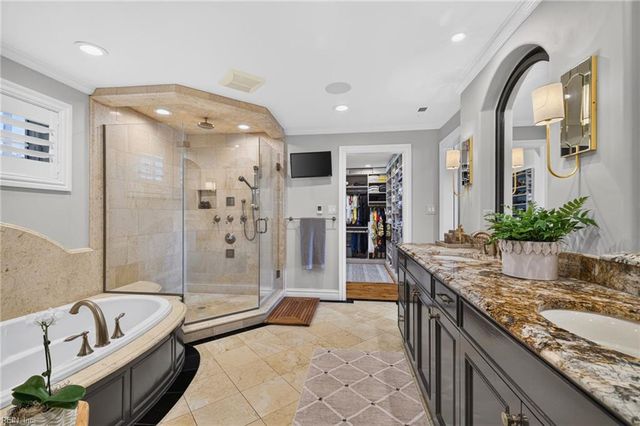 1040 Bobolink DR, Virginia Beach, VA 23451