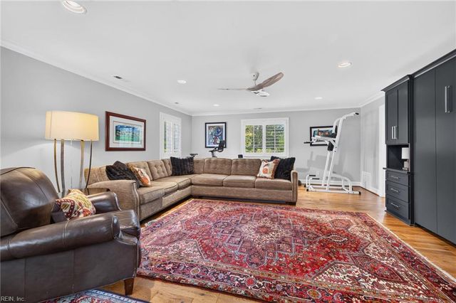 1040 Bobolink DR, Virginia Beach, VA 23451