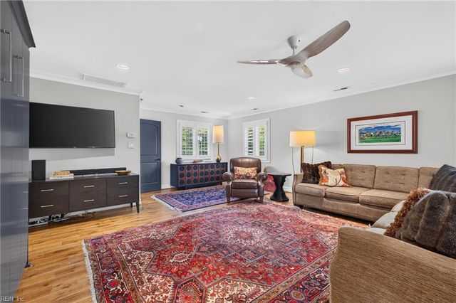 1040 Bobolink DR, Virginia Beach, VA 23451