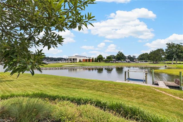 1040 Bobolink DR, Virginia Beach, VA 23451