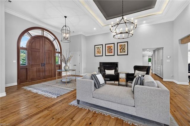 1040 Bobolink DR, Virginia Beach, VA 23451