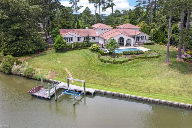 1040 Bobolink DR, Virginia Beach, VA 23451