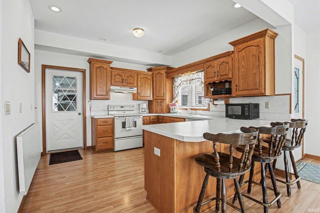 1007 Chapman Lake Drive, Warsaw, IN 46582