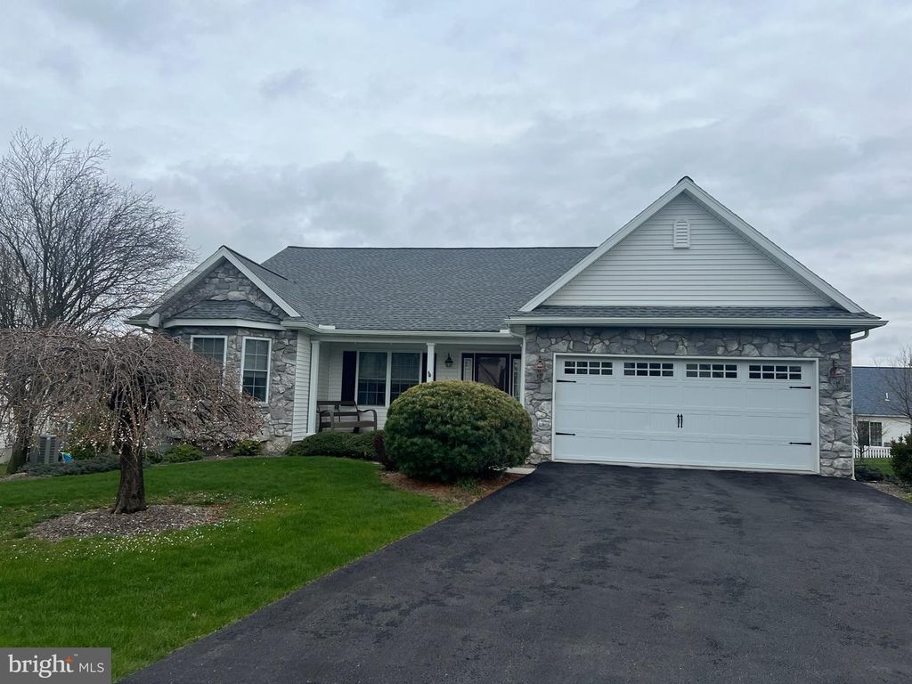 1013 HELM LN, Reading, PA 19605