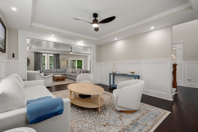 8 Charles St, North Reading, MA 01864