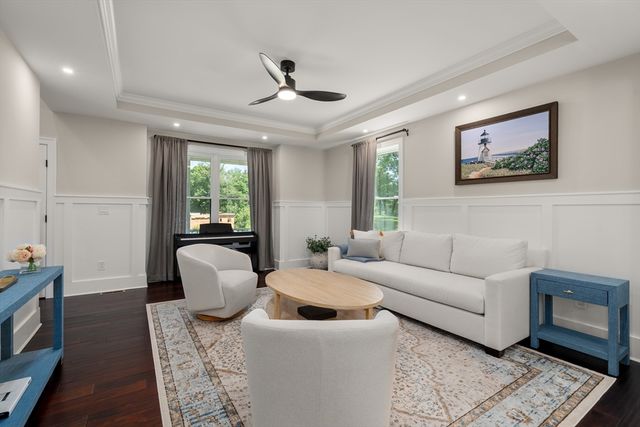 8 Charles St, North Reading, MA 01864