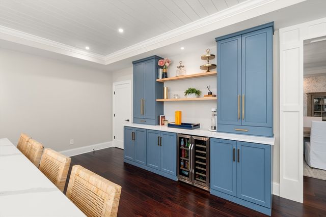8 Charles St, North Reading, MA 01864