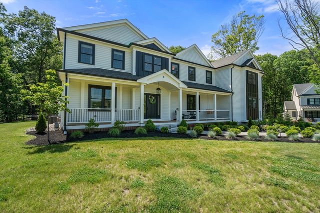 8 Charles St, North Reading, MA 01864