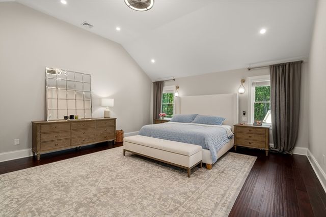 8 Charles St, North Reading, MA 01864