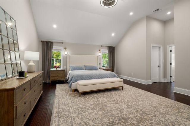 8 Charles St, North Reading, MA 01864