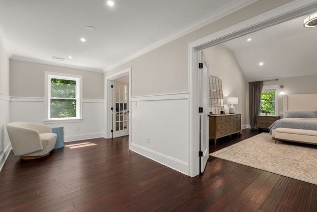 8 Charles St, North Reading, MA 01864