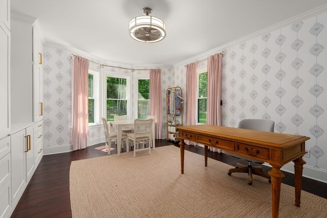 8 Charles St, North Reading, MA 01864