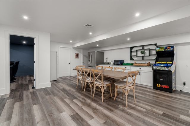 8 Charles St, North Reading, MA 01864