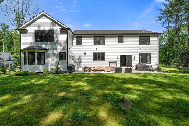 8 Charles St, North Reading, MA 01864