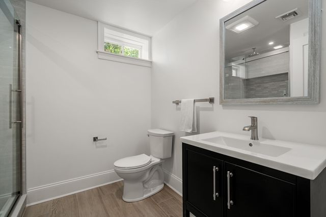 8 Charles St, North Reading, MA 01864