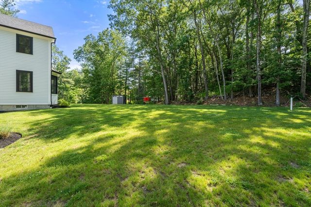 8 Charles St, North Reading, MA 01864