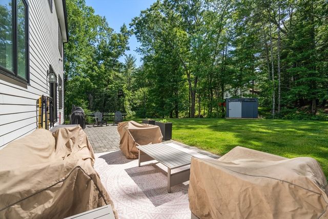 8 Charles St, North Reading, MA 01864