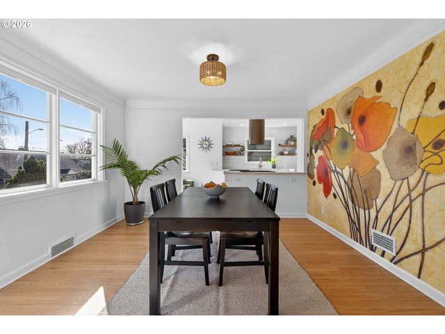 6825 Sw 8TH Ave, Portland, OR 97219