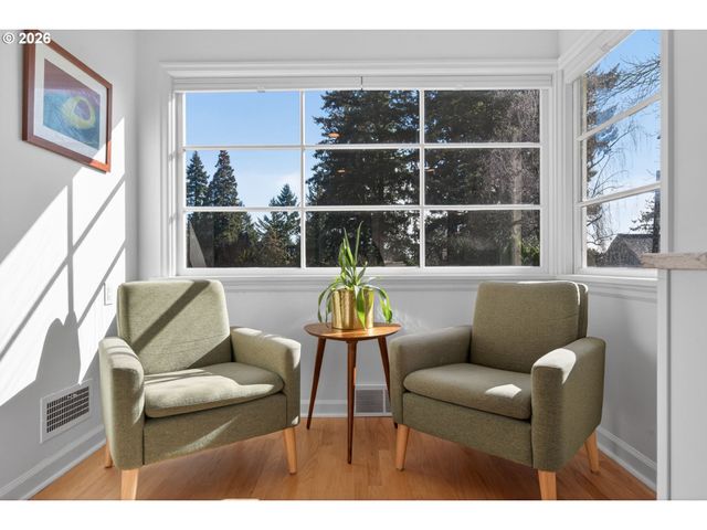 6825 Sw 8TH Ave, Portland, OR 97219