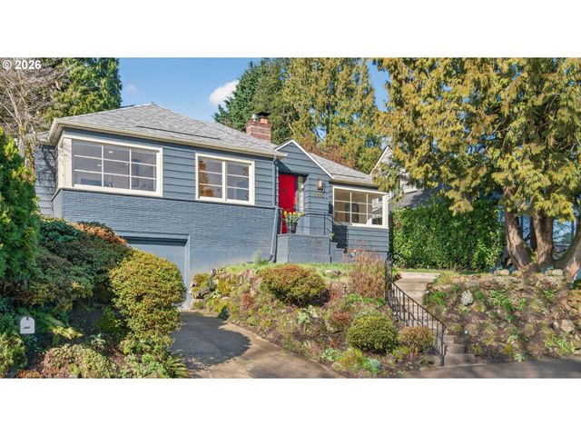 6825 Sw 8TH Ave, Portland, OR 97219